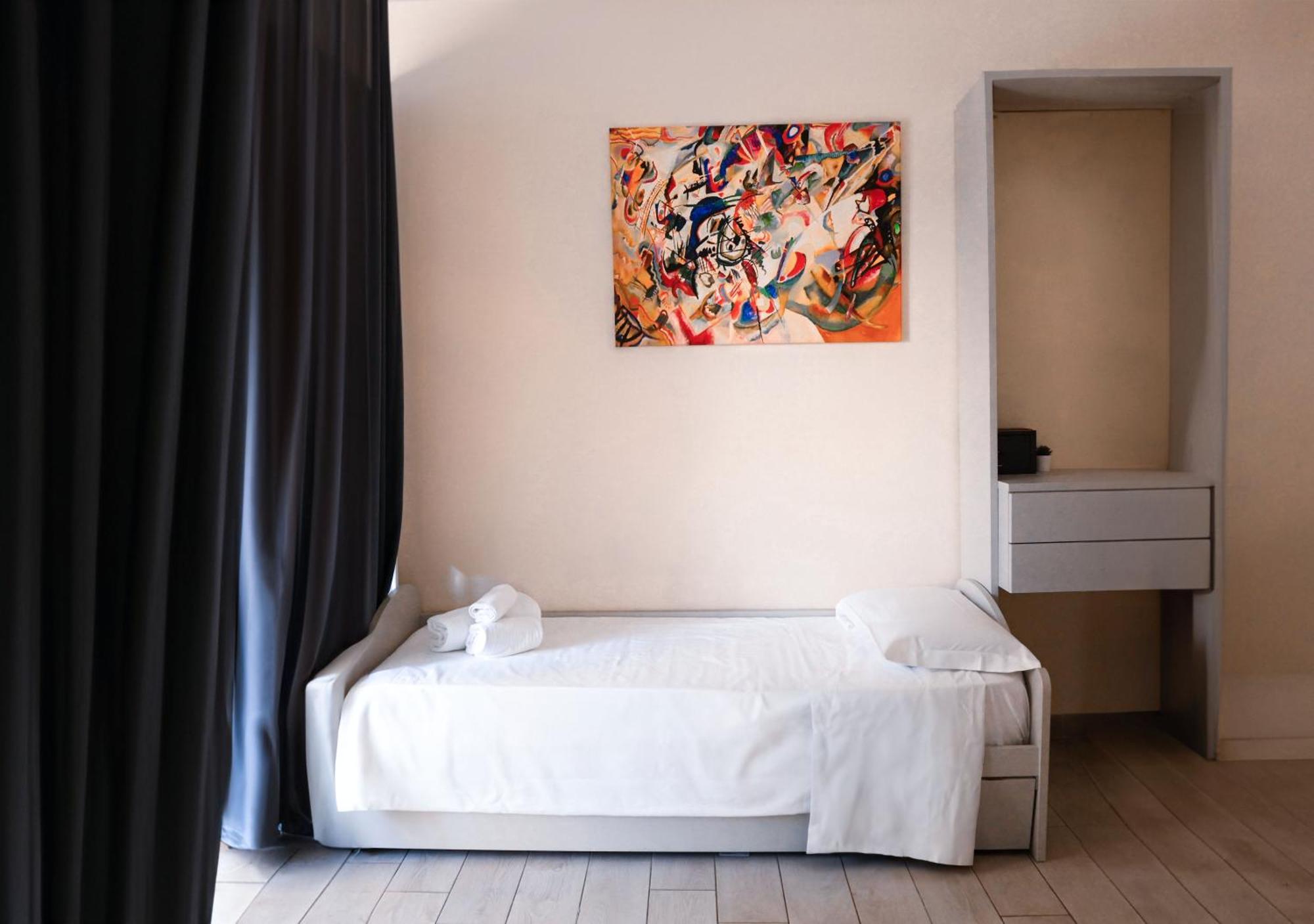Affittacamere Bovio Square Xiv 2*