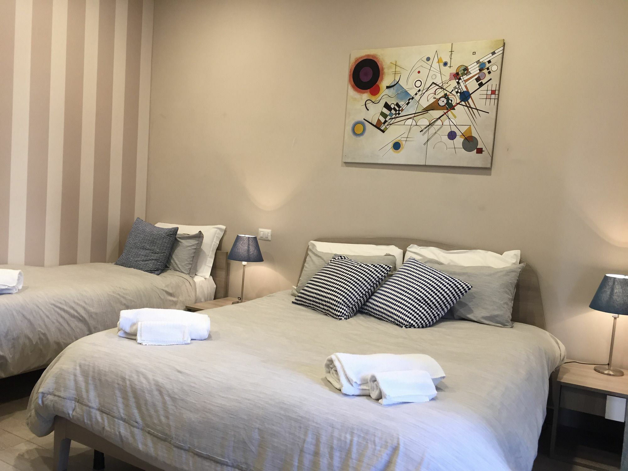 Bovio Square Xiv Affittacamere 2*